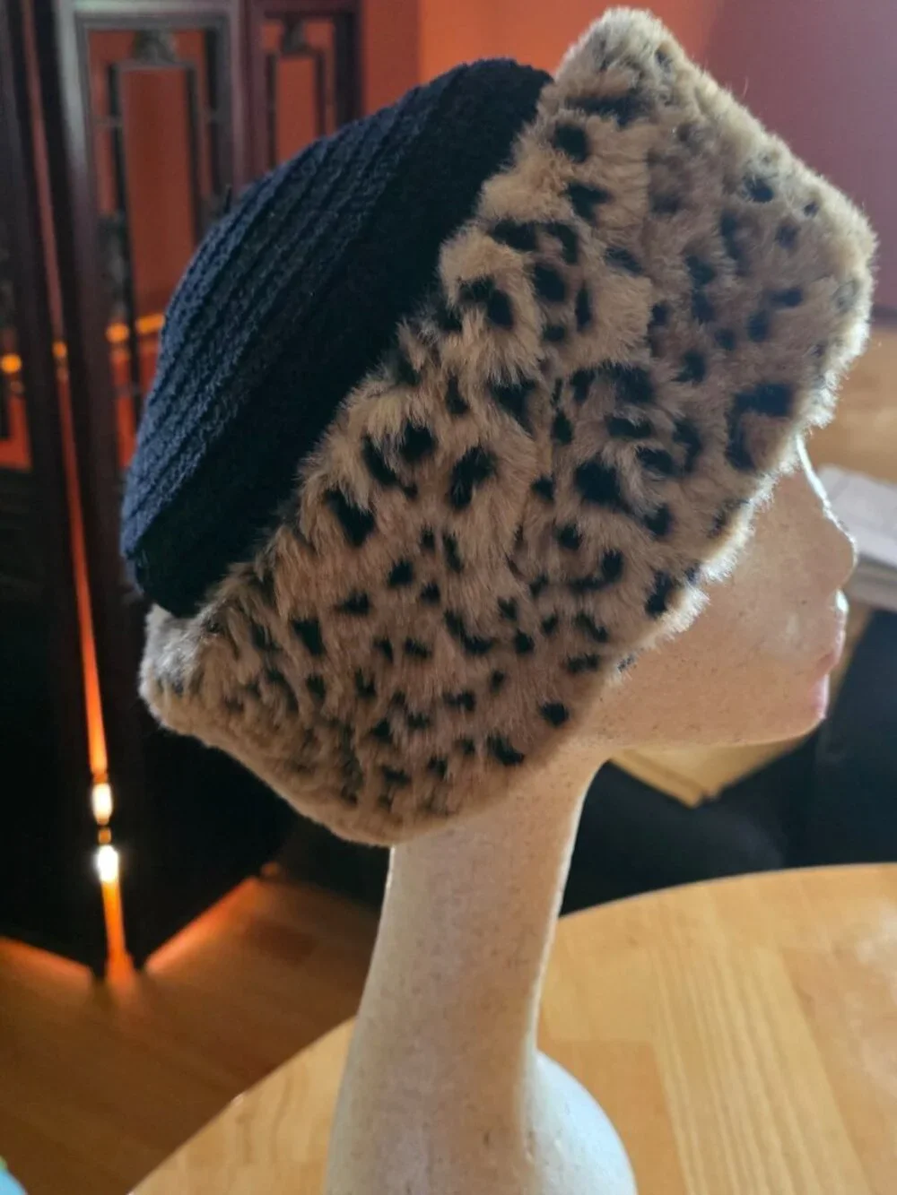 Setmar New York Women's Faux Fur Leopard Print Winter Hat Black Knit Acrylic
